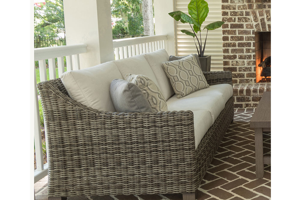 Avallon Sofa by Ebel - Image 3
